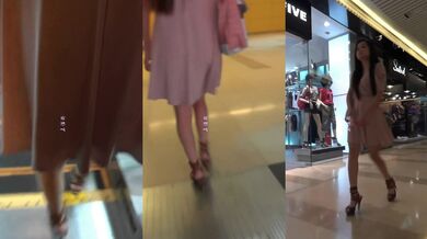 超罕见抄底高-颜-值漂亮妹子居然没有穿内=内就出来了，咋就这么过-瘾